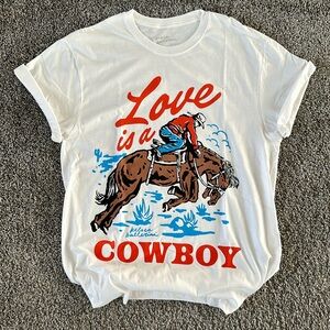 KELSEA BALLERINI LOVE IS A COWBOY TOP TEE T-SHIRT SZ M NWT